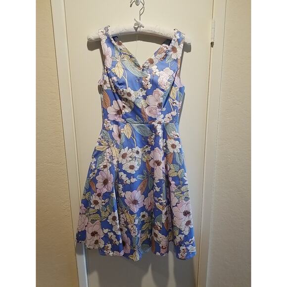 New Eva Rose Blue Pastel Floral V Neck Swing Dress Pockets Size Medium Retro - Picture 2 of 12
